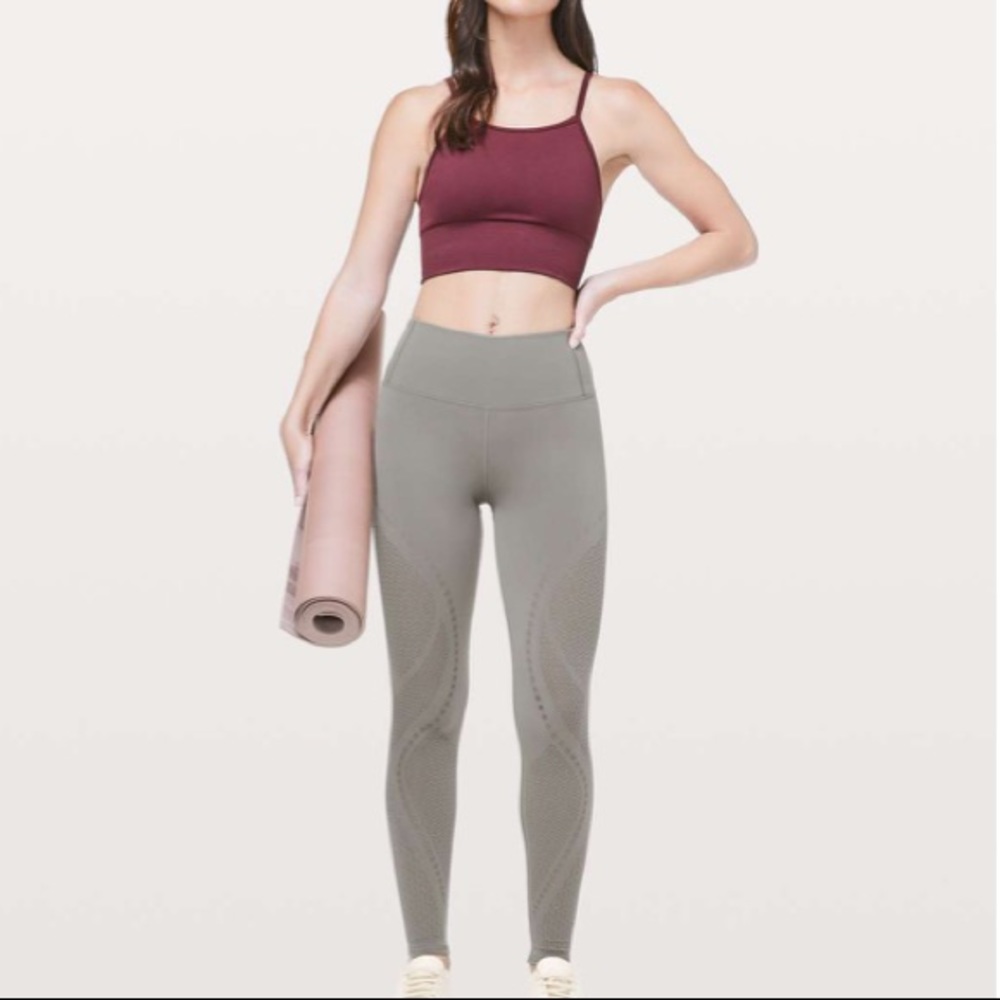 Lululemon Reveal Tight *Mindful Motion Carbon Dust Sz4 **LIKE NEW!**